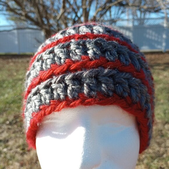 Men’s Handmade Grunge Beanie Gray Red Striped Crochet Cap Fishing Outdoors Sz L - Picture 3 of 9